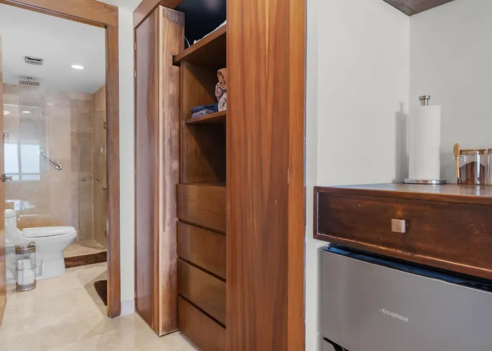 Vista La Jolla 2 Bedroom 408
